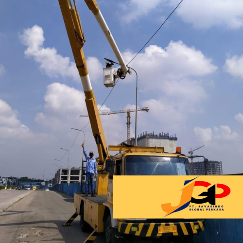 Ingin Bekerja di Ketinggian dengan Aman? Sewa Skylift Bersertifikasi Resmi di Bandung Sekarang!