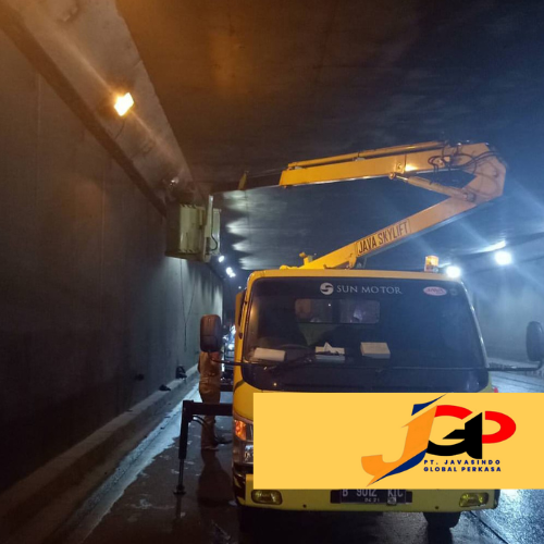 Tips & Harga Sewa Skylift 2025: Pengusaha Profesional Wajib Tahu!