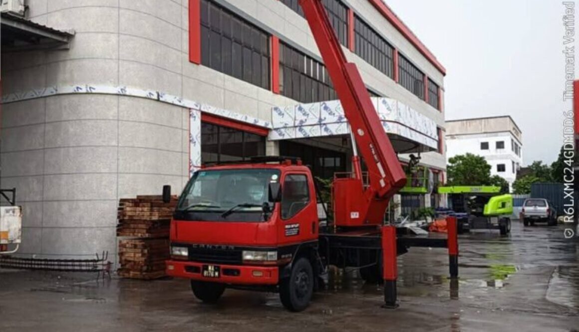 rental mobil PJU di Karawang